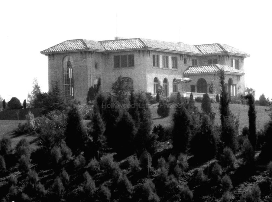Tom Mix Estate 1927 1010 Summit wm.jpg